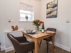 Robins Nest - North Yorkshire (incl. Whitby) - 1141596 - thumbnail photo 12