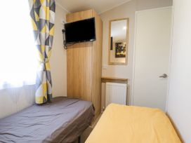 2 Kestrel Close - Lincolnshire - 1141937 - thumbnail photo 16