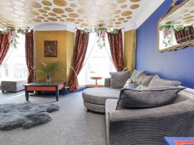 The Funky Flat - North Wales - 1142344 - thumbnail photo 3