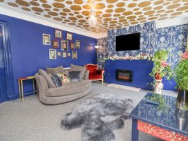 The Funky Flat - North Wales - 1142344 - thumbnail photo 5