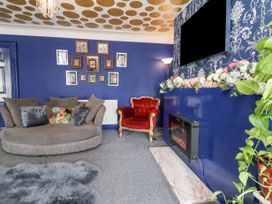 The Funky Flat - North Wales - 1142344 - thumbnail photo 6