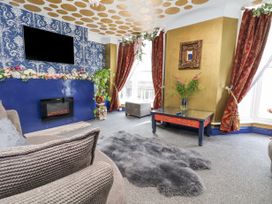 The Funky Flat - North Wales - 1142344 - thumbnail photo 9
