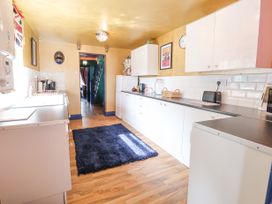 The Funky Flat - North Wales - 1142344 - thumbnail photo 10
