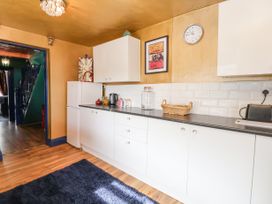The Funky Flat - North Wales - 1142344 - thumbnail photo 13