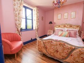 The Funky Flat - North Wales - 1142344 - thumbnail photo 31