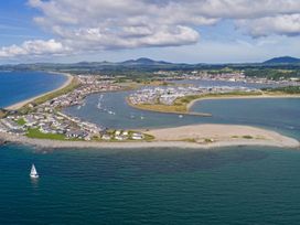 Seafront Holiday Home 1 - North Wales - 1142372 - thumbnail photo 34