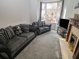 15 South Avenue Mews - Peak District - 1142436 - thumbnail photo 3