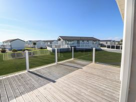 Seafront Holiday Home 2 - North Wales - 1142592 - thumbnail photo 26