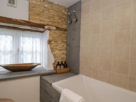 Cosy Cottage - Cotswolds - 1142675 - thumbnail photo 17