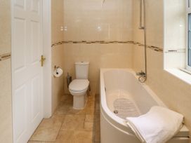 Woodland Lodge - Lincolnshire - 1142741 - thumbnail photo 15