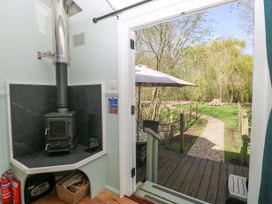 Damsel Shepherds Hut - Suffolk & Essex - 1143780 - thumbnail photo 6