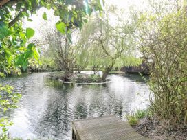 Damsel Shepherds Hut - Suffolk & Essex - 1143780 - thumbnail photo 20