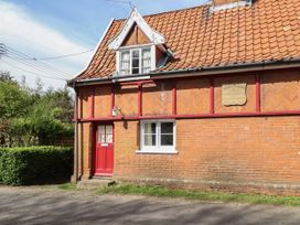 2 The Almshouses - Suffolk & Essex - 1143794 - thumbnail photo 1