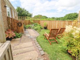 Garden View - South Wales - 1144371 - thumbnail photo 2