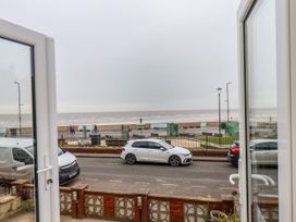 Apt 3 @ Hunter's Quay - North Yorkshire (incl. Whitby) - 1144475 - thumbnail photo 2