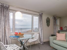 Apt 7 @ Hunter's Quay - North Yorkshire (incl. Whitby) - 1144477 - thumbnail photo 2