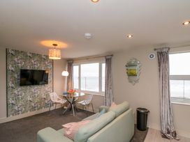 Apt 7 @ Hunter's Quay - North Yorkshire (incl. Whitby) - 1144477 - thumbnail photo 6