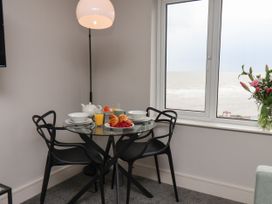 Apt 8 @ Hunter's Quay - North Yorkshire (incl. Whitby) - 1144478 - thumbnail photo 4