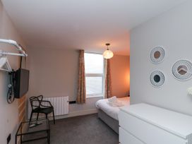 Apt 8 @ Hunter's Quay - North Yorkshire (incl. Whitby) - 1144478 - thumbnail photo 13