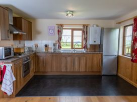 Tarka's Holt Log Cabin - Devon - 1145392 - thumbnail photo 10