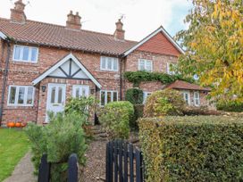Pond View - North Yorkshire (incl. Whitby) - 1145521 - thumbnail photo 1