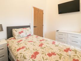 Ty Den - North Wales - 1145849 - thumbnail photo 13