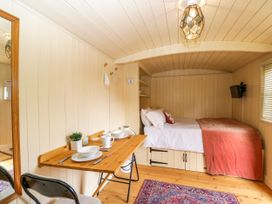 Mitford Gypsy Hut - Cotswolds - 1146199 - thumbnail photo 7