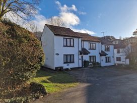 A house exterior with a driveway at Rydal Apartment Ambleside in Ambleside