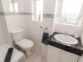 54 Croft Court - South Wales - 1147857 - thumbnail photo 25