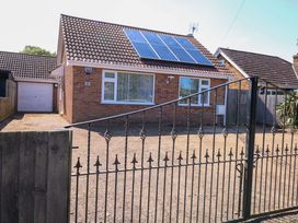 Bankside Cottage - Norfolk - 1147905 - thumbnail photo 2
