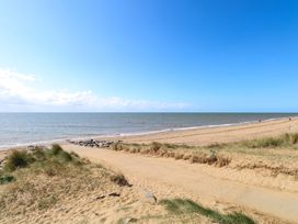 Bankside Cottage - Norfolk - 1147905 - thumbnail photo 3