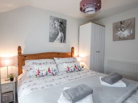 Railway Cottage - North Wales - 1148232 - thumbnail photo 19
