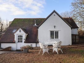 The Little White Cottage - Cotswolds - 1148286 - thumbnail photo 1