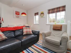 The Little White Cottage - Cotswolds - 1148286 - thumbnail photo 4