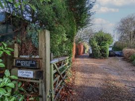 The Little White Cottage - Cotswolds - 1148286 - thumbnail photo 21