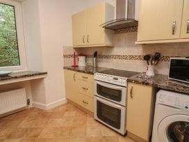 Flat 2 Beechcroft - Devon - 1148569 - thumbnail photo 5