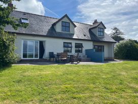 A house with patio furniture at Bryn Tawel in Eglwyswrw