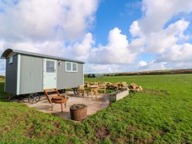 Lower Trewern Shepherds Hut - Cornwall - 1150293 - thumbnail photo 2