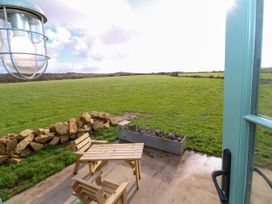 Lower Trewern Shepherds Hut - Cornwall - 1150293 - thumbnail photo 3