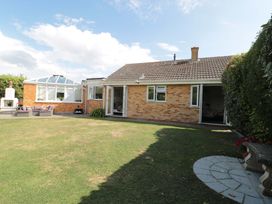 A house with a garden and conservatory at No 8 Burnham-on-Sea