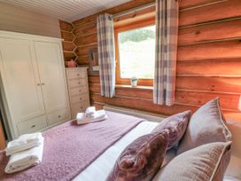 The Log Cabin at Irton Manor - North Yorkshire (incl. Whitby) - 1152274 - thumbnail photo 16