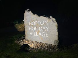 Hopton Lodge Retreat - Norfolk - 1152593 - thumbnail photo 23