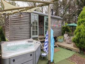 Burr 1 Shepherds Hut - Devon - 1152605 - thumbnail photo 1