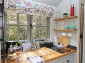 Burr 1 Shepherds Hut - Devon - 1152605 - thumbnail photo 6