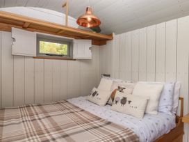 Burr 1 Shepherds Hut - Devon - 1152605 - thumbnail photo 10