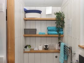 Burr 1 Shepherds Hut - Devon - 1152605 - thumbnail photo 15