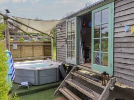 Burr 1 Shepherds Hut - Devon - 1152605 - thumbnail photo 17