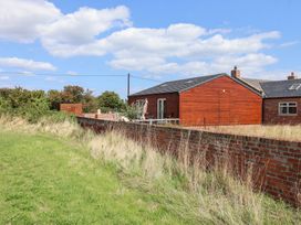 A house with a garden area at Waverley Cottage Kilnsea near Easington Hull