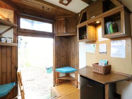 Daisy (Cow Shed 1) - Suffolk & Essex - 1153457 - thumbnail photo 4