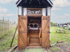 Daisy (Cow Shed 1) - Suffolk & Essex - 1153457 - thumbnail photo 12